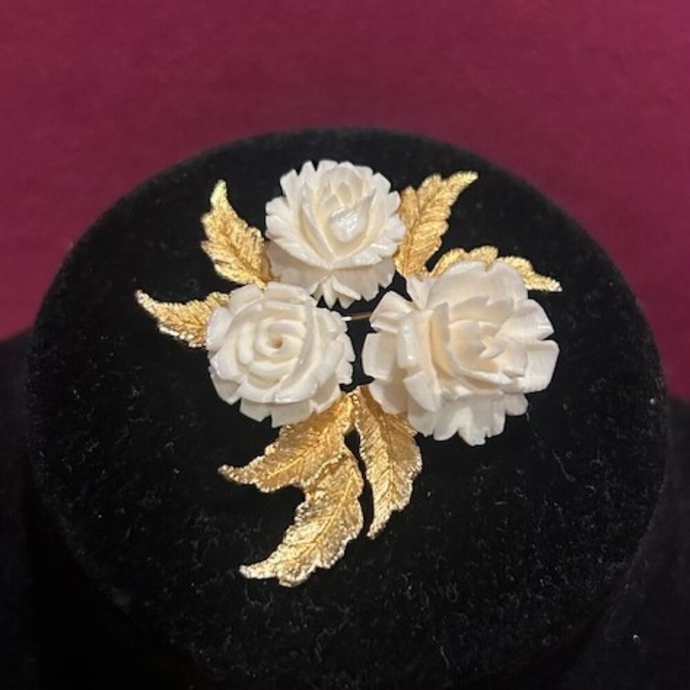 LEDO POLCINI Designer Celluloid Roses/Gold Leaf BROOCH